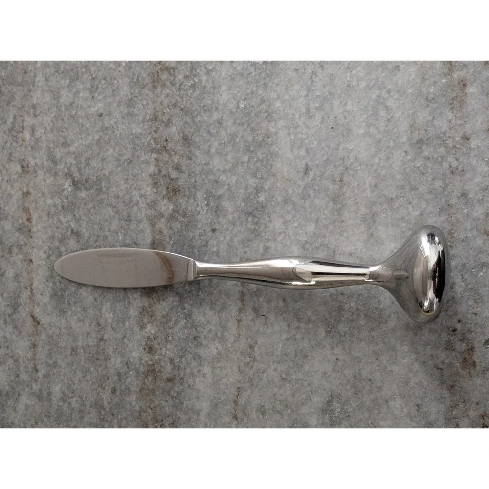 IVIC Standing Knife Spreader in Silver - Stainless Steel Blade and Handle‎